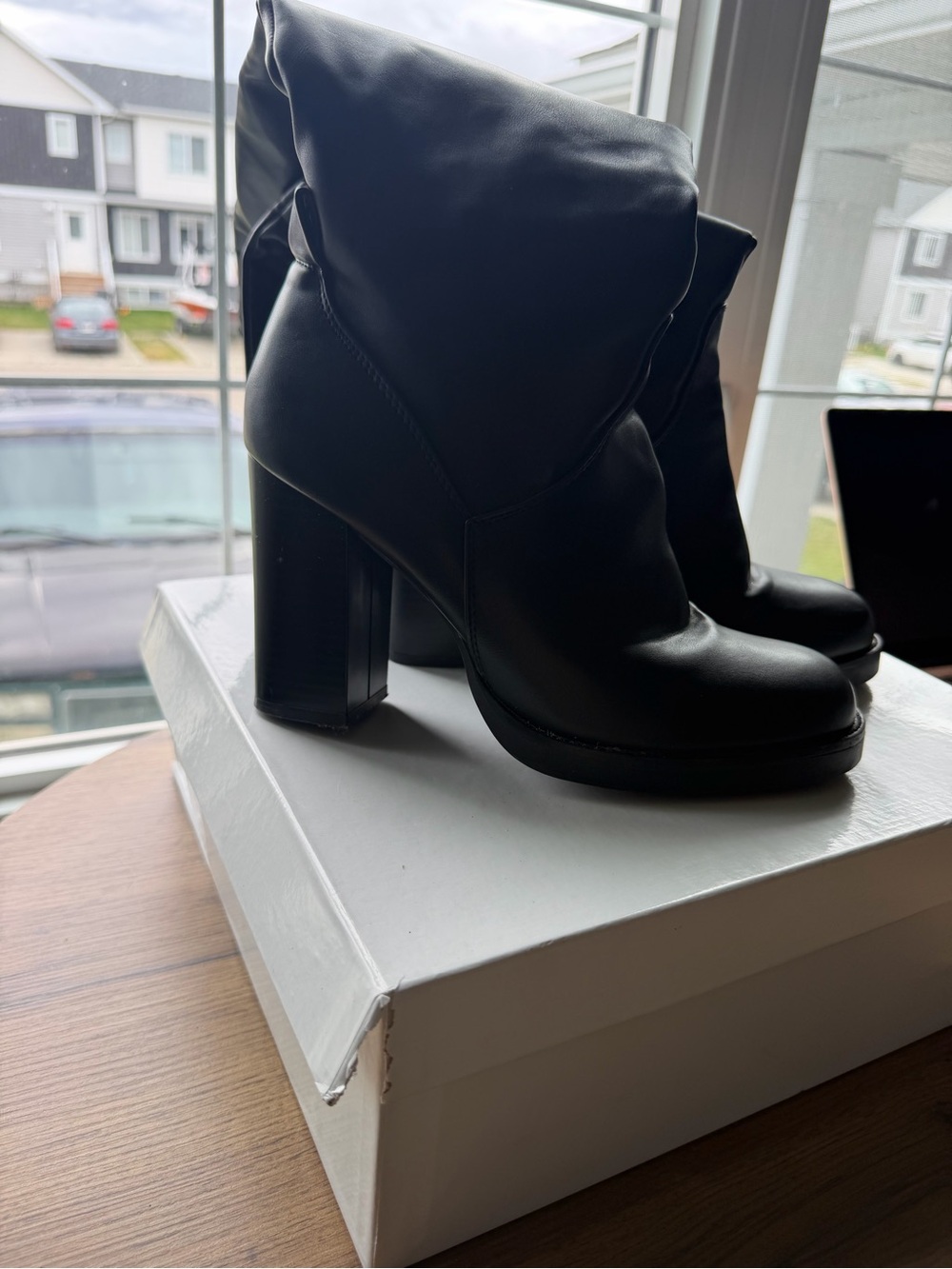 Black Women's High Block Heel Ankle Boots - Brand Unspecified